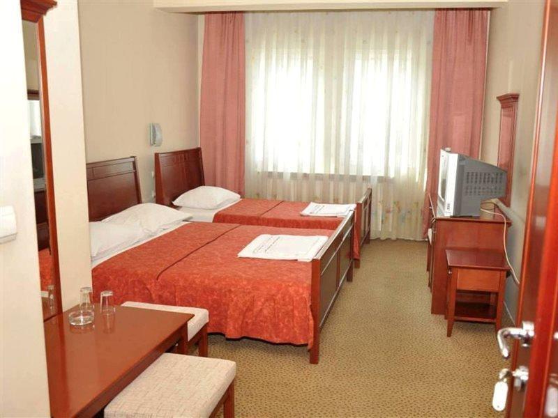 Hotel Atlas Novi Pazar Kültér fotó
