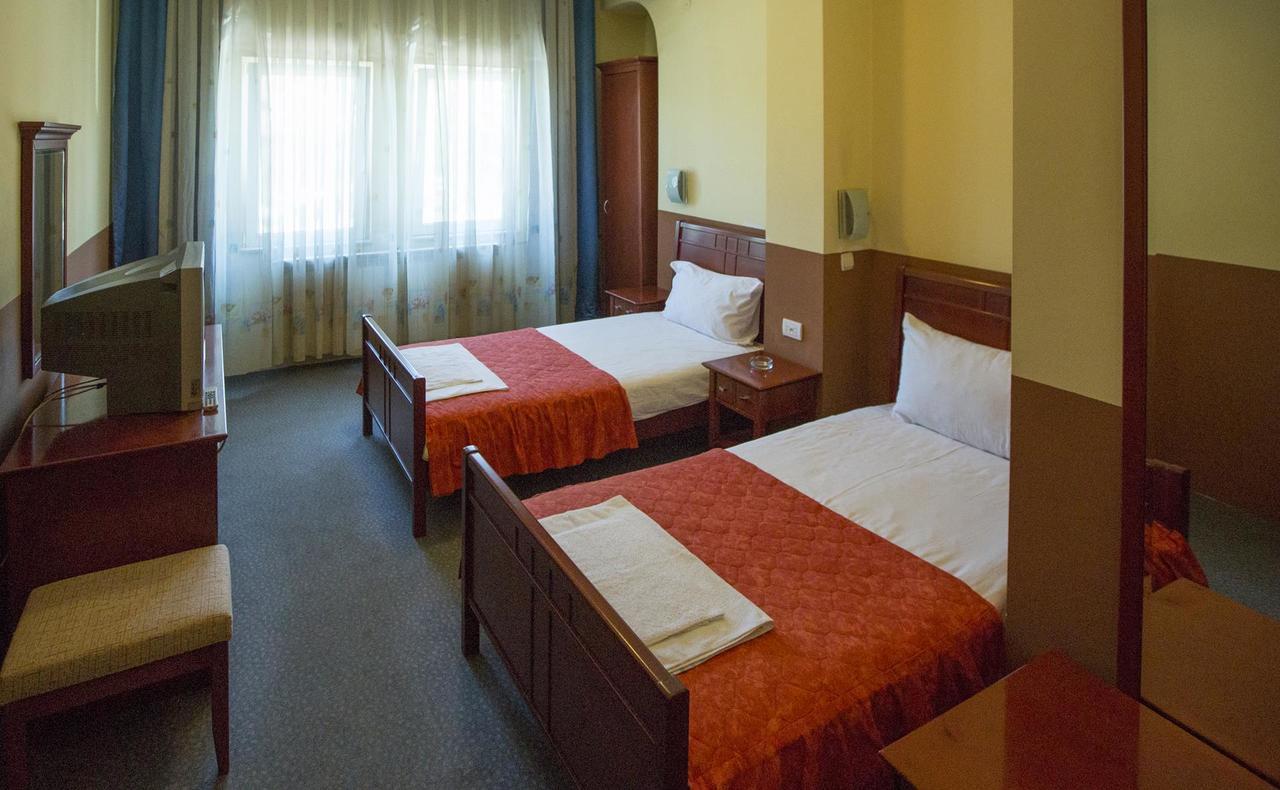 Hotel Atlas Novi Pazar Kültér fotó