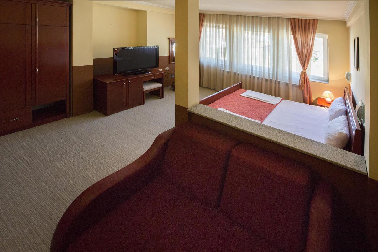 Hotel Atlas Novi Pazar Kültér fotó